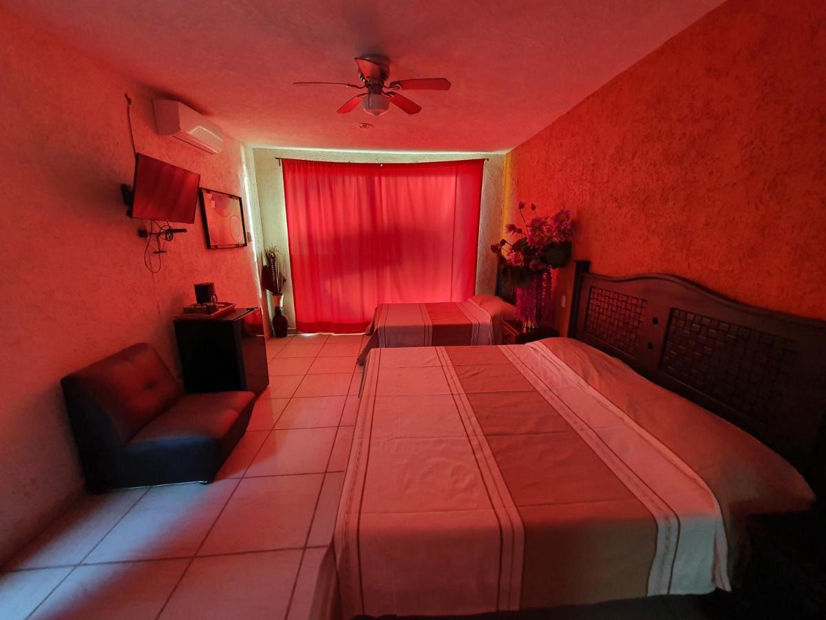 La Perla Lodge *